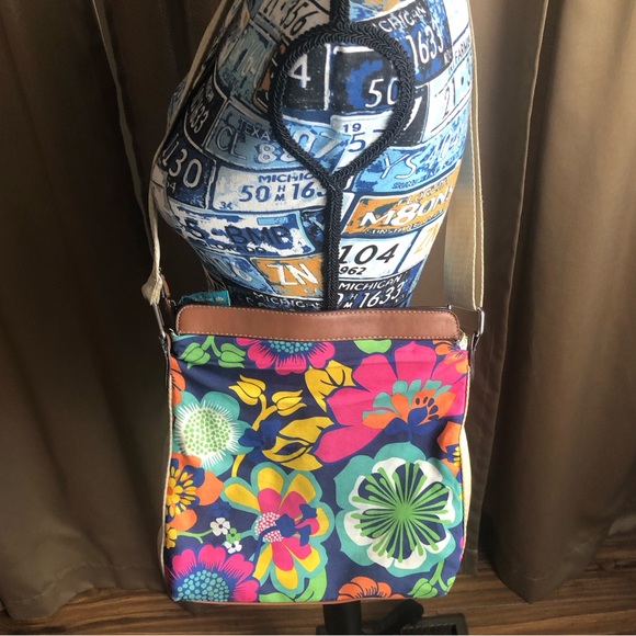 Lily Bloom Floral Multi Pocket Adjustable Crossbody Purse Bag - Picture 3 of 13